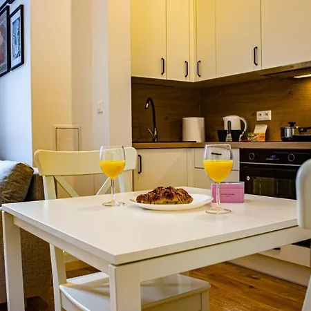 Mieszkanie W Centrum Warszawy