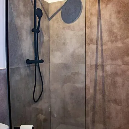 Mieszkanie W Centrum Warszawy *