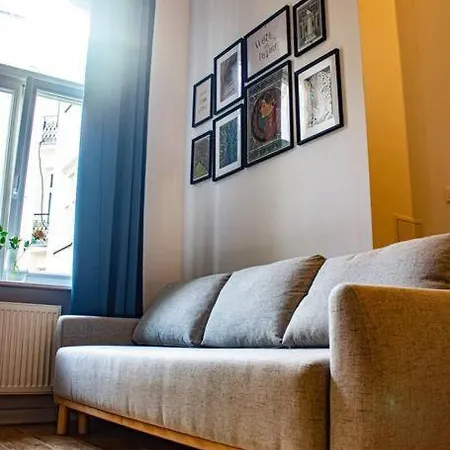 Mieszkanie W Centrum Warszawy