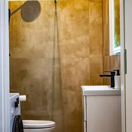 Mieszkanie W Centrum Warszawy *