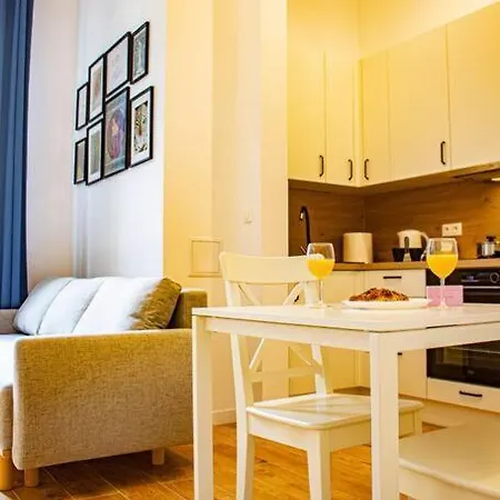 Apartmán Mieszkanie W Centrum Warszawy *