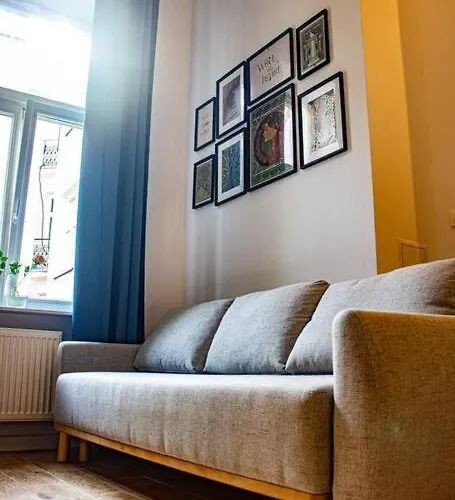 Mieszkanie W Centrum Warszawy